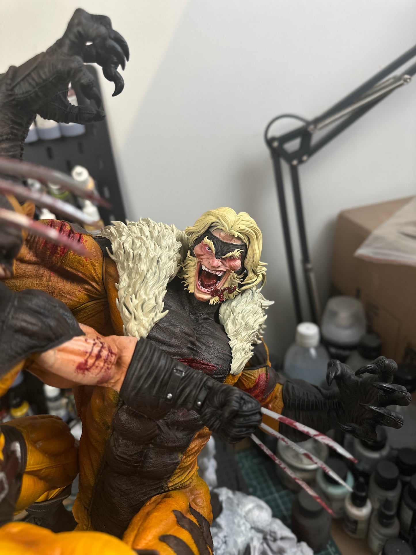 Wolverine vs Sabertooth Diorama