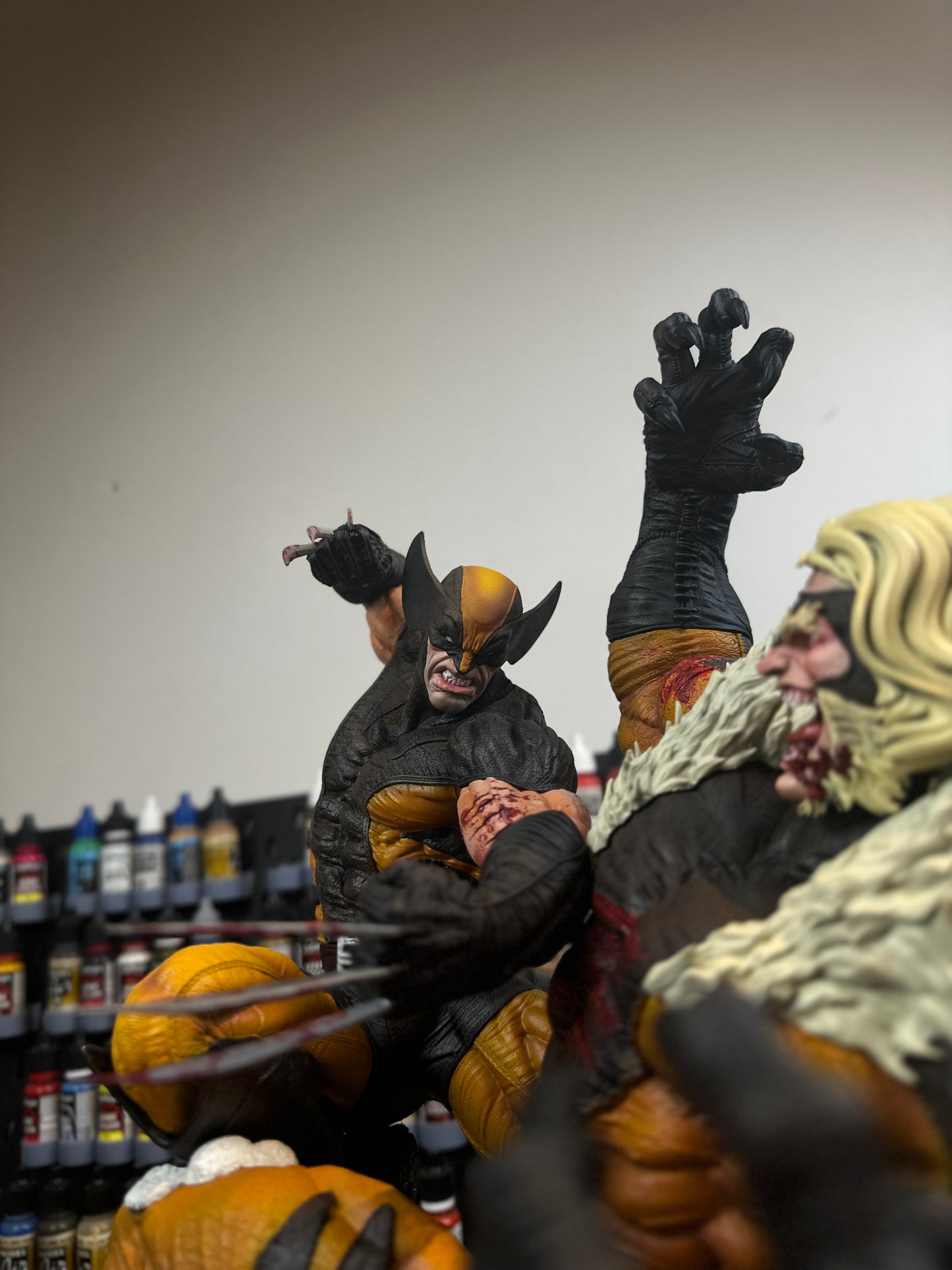 Wolverine vs Sabertooth Diorama